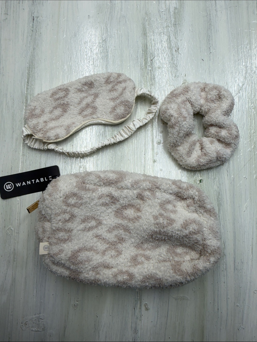 Wantable Cozy 3-Piece Sleep & Travel Gift Set - NWT - Plush Leopard Print